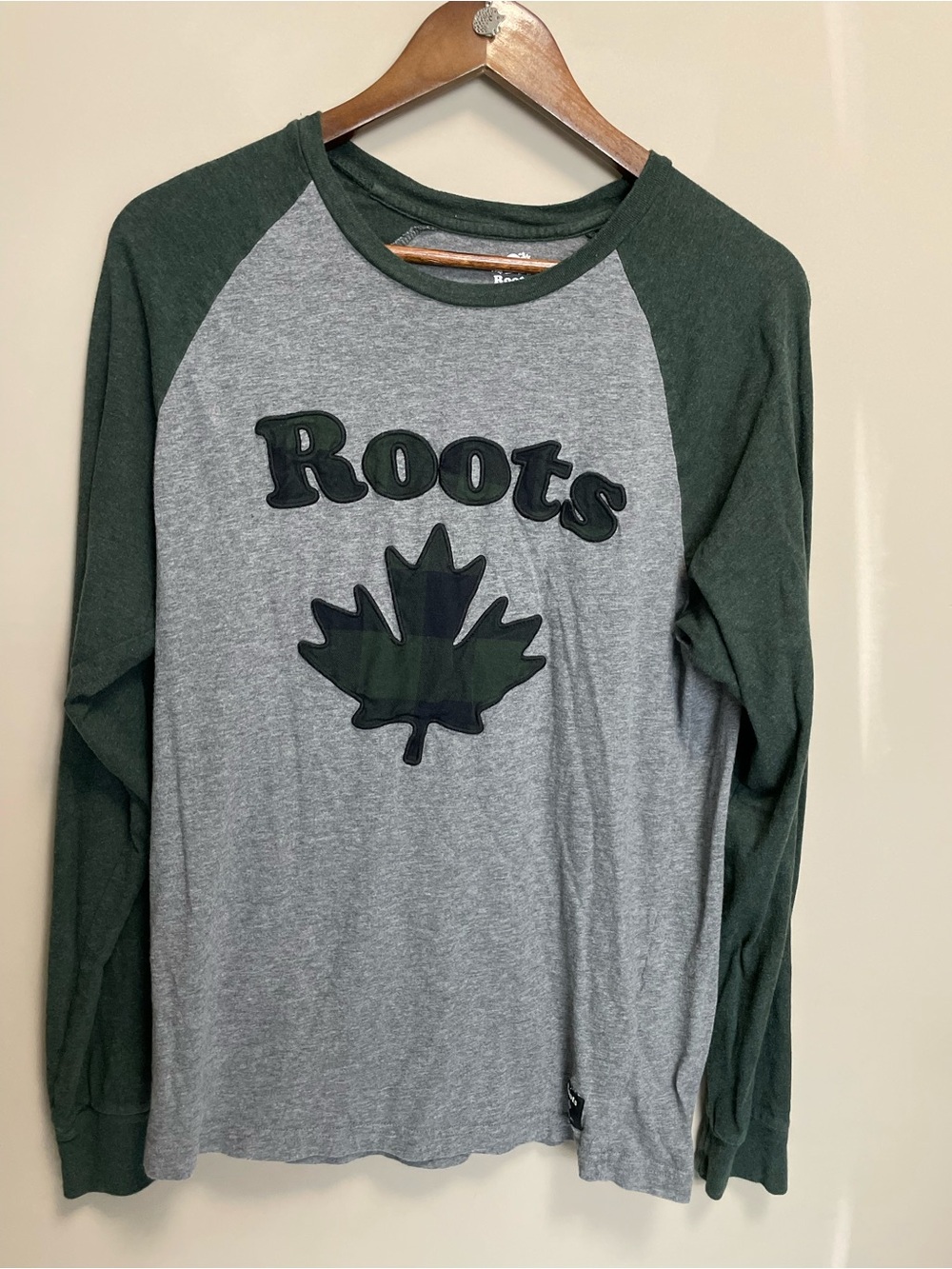 Roots Long Sleeve Raglan Tee Green Gray Plaid Women’s Small